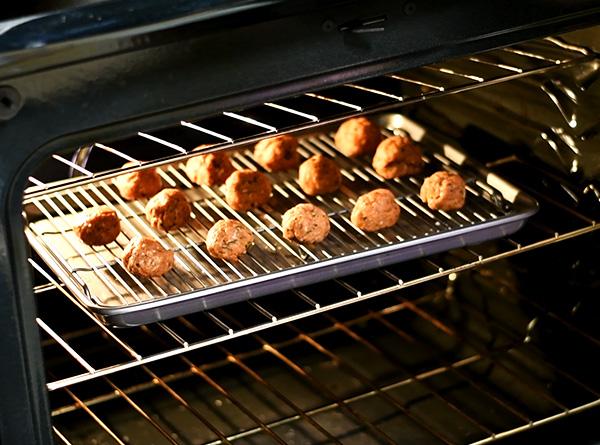 Tomato Basil Turkey Meatballs - Step 4